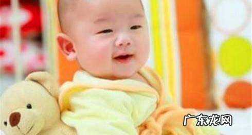 如何训练宝宝学会自己坐