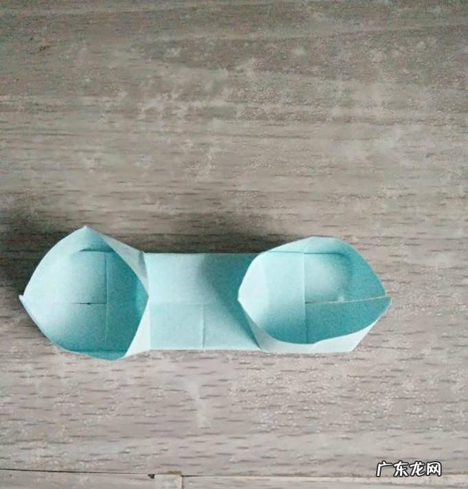 如何用彩纸折叠电话电话的彩纸折法