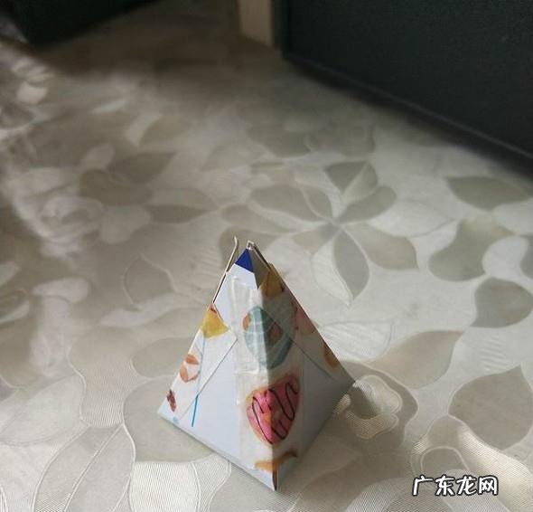如何折一个四棱锥