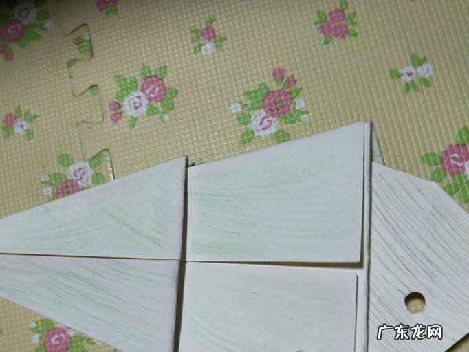 手工折纸制作：一起折圣诞树