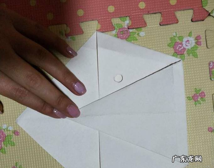 手工折纸制作：一起折圣诞树