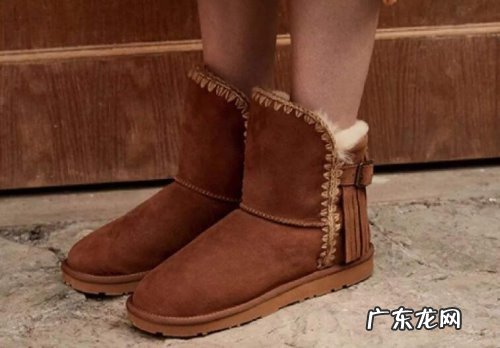米白色雪地靴怎么清洗表面 雪地靴表面怎么清理