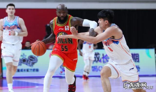 CBA排名大乱！广东连胜晋级前三 布莱德索51分 上海力克江苏夺8连胜