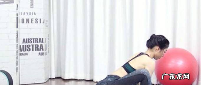 瑜伽开胯扭转变化式