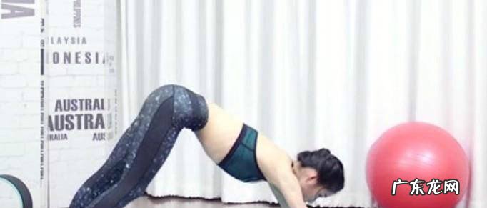 瑜伽开胯扭转变化式