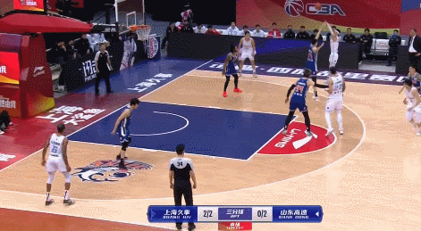 王哲林26+15特林布尔27+10 王哲林26 15 上海险胜山东夺3连胜