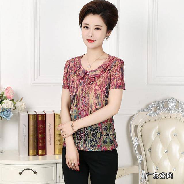 小衫下面搭配什么好看