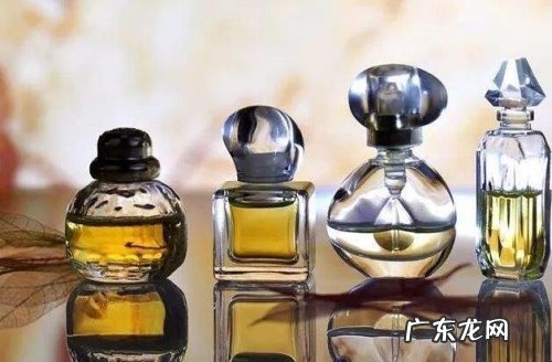 衣服沾上香水味能退吗 如何除去衣服上的香水味道