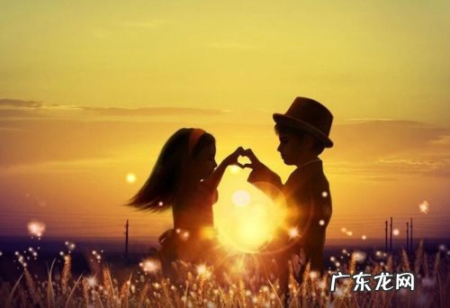 结婚8周年送什么花 结婚纪念日送什么礼物