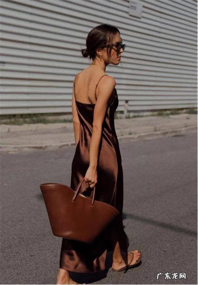 连衣裙不适合穿什么鞋子