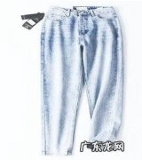 粉色上衣搭配什么裤子好看