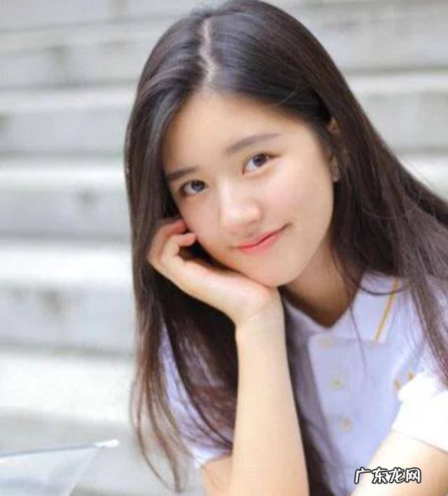 圆脸女生适合什么发型