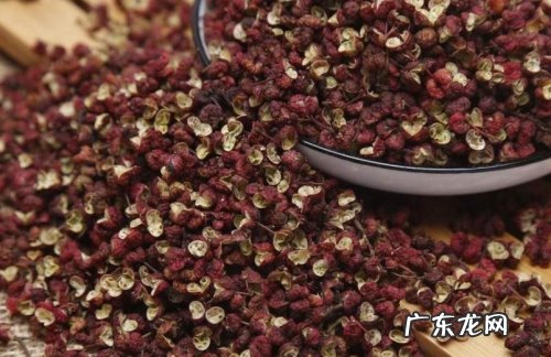 有点发白的花椒叫什么 花椒上白霜是发霉了吗