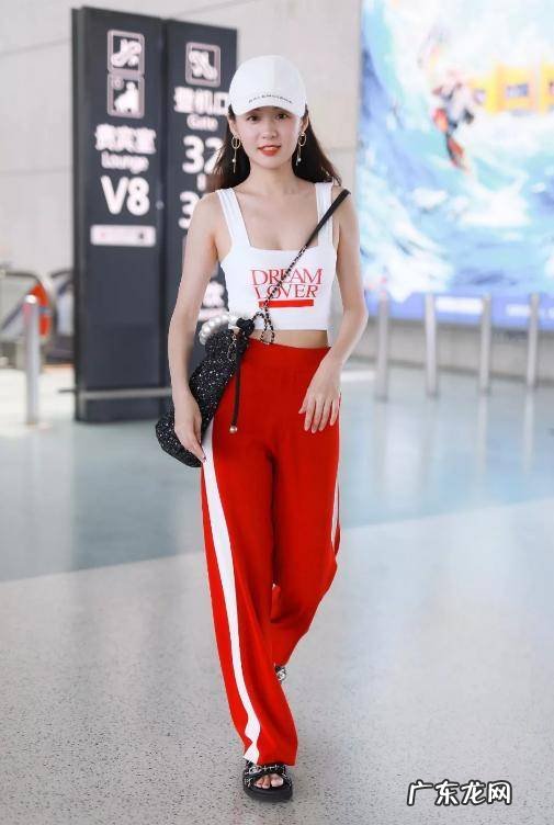 女生怎么样穿衣服显高