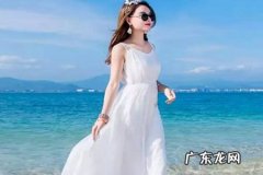 吊带裙搭配什么衣服好看