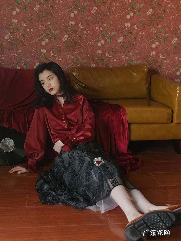 衬衫适合配什么裙子