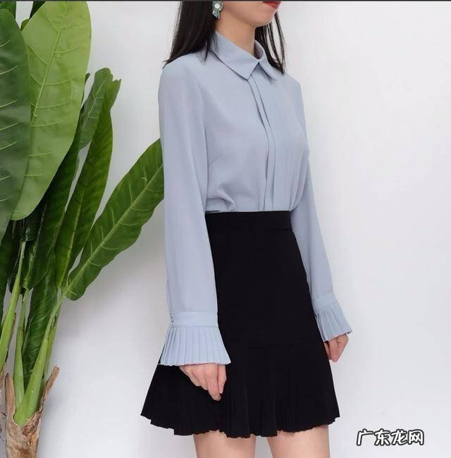 雾霾蓝搭配什么颜色好看