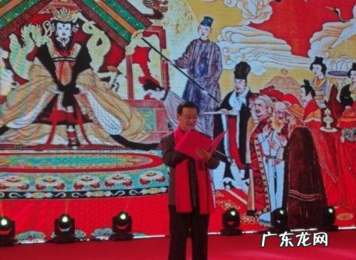 判官尘不到闻时 判官钟情于谁