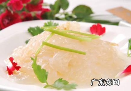 海蜇吃前要焯一下水吗 为什么鲜海蜇焯水变小了处理才能吃