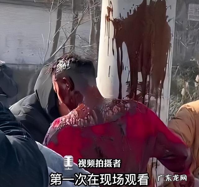 新郎零下7度被绑电线杆泼酱油 零下7度被绑电线杆