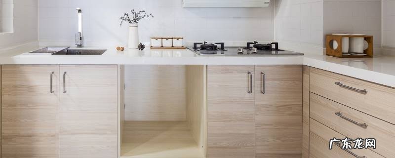 柜子门关不紧怎么调整,柜子门关不紧怎么调整松紧