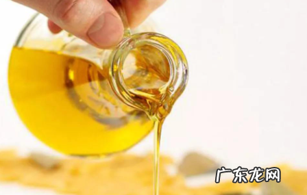 花生油炒菜有泡沫怎么回事 花生油炸菜时冒大量泡沫怎么办