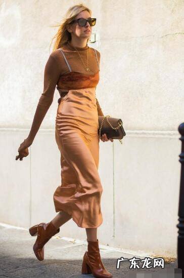 短靴和长裙怎么搭配好看