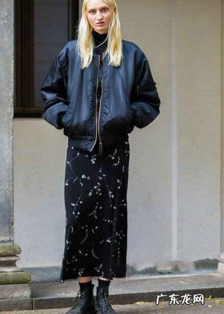 短靴和长裙怎么搭配好看