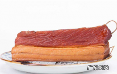 腊肉反光绿色怎么回事 腊肉切开有绿色反光能吃吗