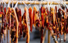 腊肉表面的白点是发霉了吗 腊肉表面起白色的霉怎么处理
