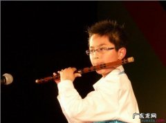 吹笛子有什么好处？吹笛子可以陶冶情操,培养高雅的兴趣爱好!