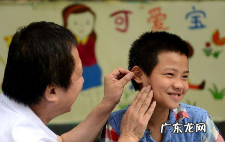 父母都是聋哑人孩子可能是正常人吗 父母正常为什么孩子会聋哑
