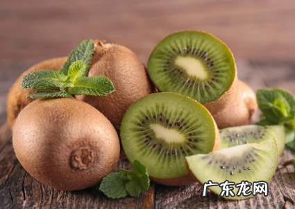 猕猴桃早上吃还是晚上吃比较好 猕猴桃晚上吃好还是白天