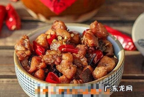 吃兔肉有什么好处?吃兔肉的注意事项有哪些呢?一起来看看吃兔肉有什么好处?吃兔肉的注意事项有哪些呢?兔子肉质细嫩,味道鲜美,营养丰富它含有丰富的蛋白质和卵磷脂,有增强体质的作用