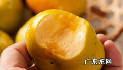 吃柿子带皮吃好还是不带皮吃好 柿子带皮吃会怎么样