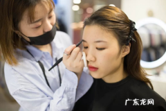 海马体素颜去还是化妆去 海马体化妆是自己化好去还是在那里化