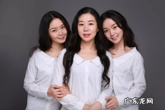 海马体照相馆拍证件照给化妆吗 海马体照相馆提供衣服吗