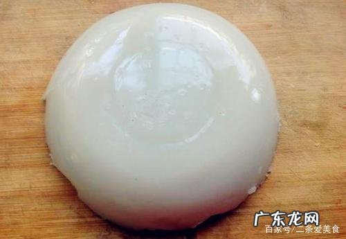 凉粉冷藏硬了怎么办?教你一个简单的方法,凉粉瞬间变q弹!
