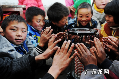 手冻伤了可以烤火吗 手冻僵了为什么不能在火炉上烤