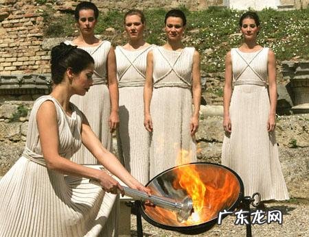 雅典的火种一直燃着吗