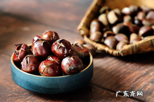 板栗蘸蜂蜜好吃吗 烤板栗可以刷蜂蜜吗