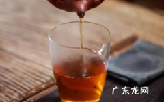 早上空腹喝黑茶有什么好处和坏处 空腹喝黑茶刺激胃吗