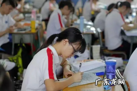 高考自己在家复读能自己报名吗 2022复读生在家自学怎么报名高考
