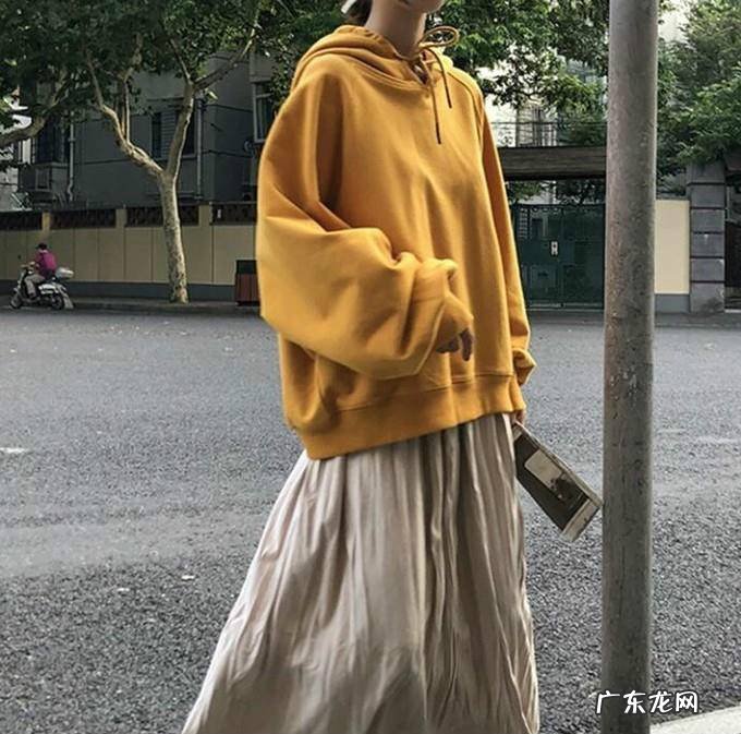 衣服搭配攻略:黄色的衣服如何搭配