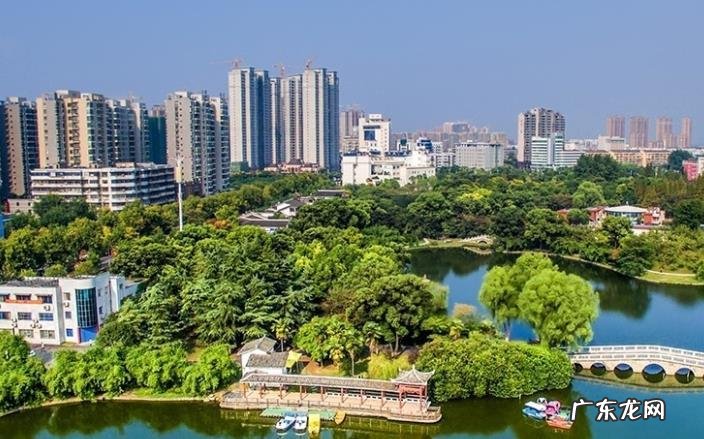 中国最适合定居的小城市,物价便宜风景美,又适合年轻人发展