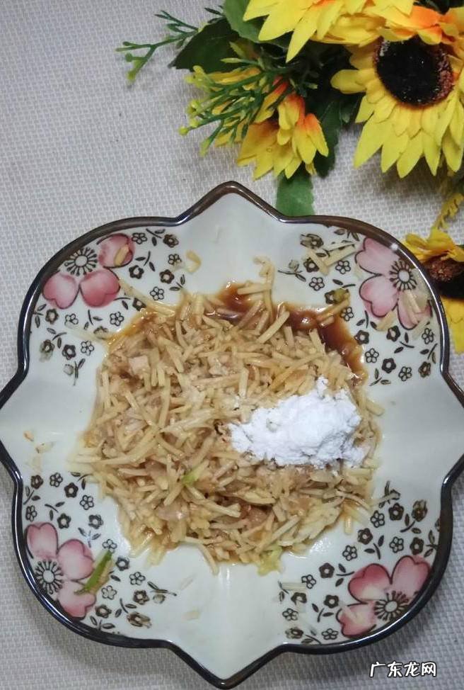 怎样做美味的土豆猪肉豆腐卷