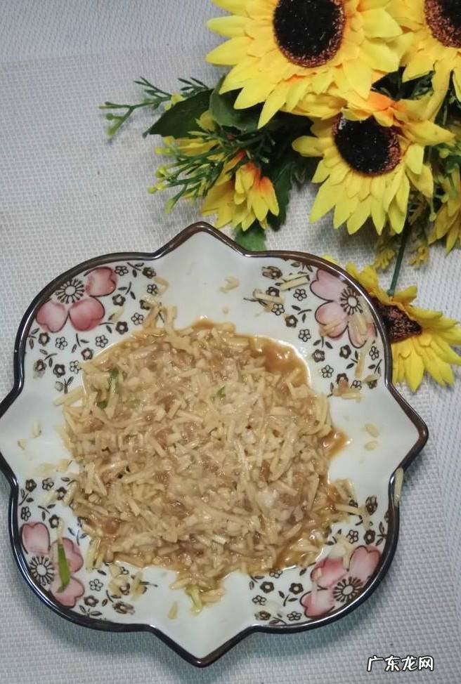 怎样做美味的土豆猪肉豆腐卷