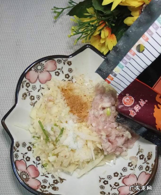 怎样做美味的土豆猪肉豆腐卷