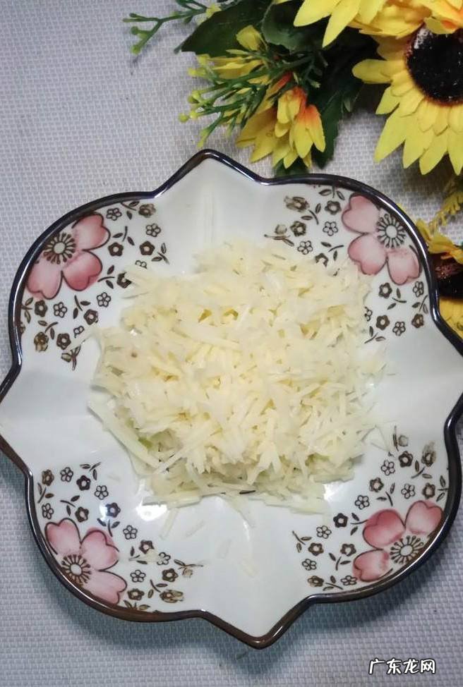 怎样做美味的土豆猪肉豆腐卷