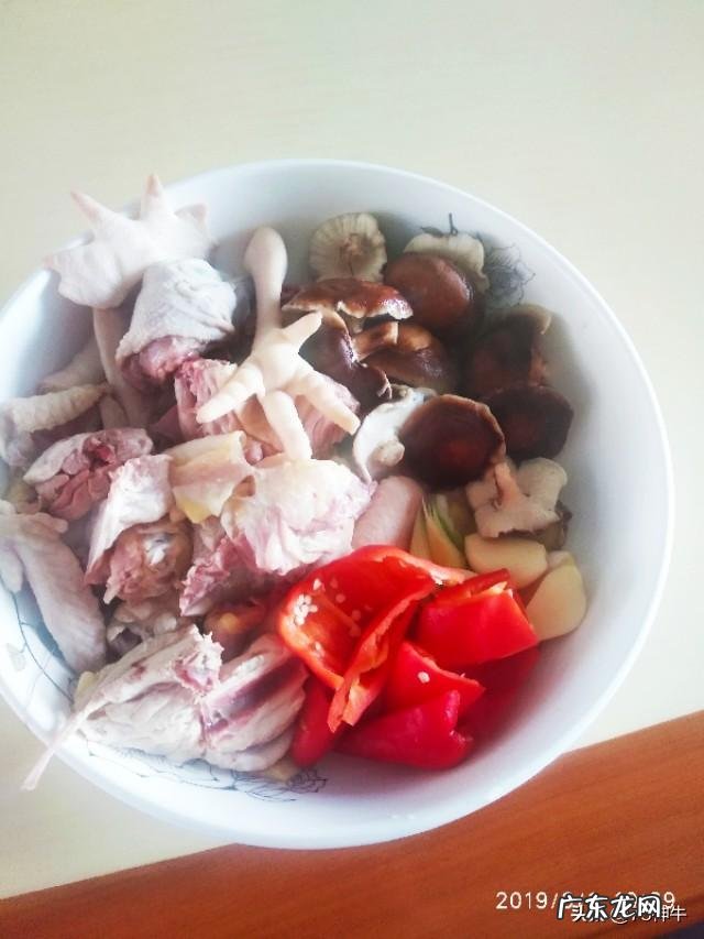 公鸡养多久最好吃 公鸡养多长时间比较好吃